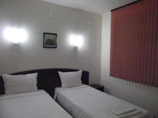 Отель Hotel Enchevi Кирково Двухместный номер с 1 кроватью или 2 отдельными кроватями-5